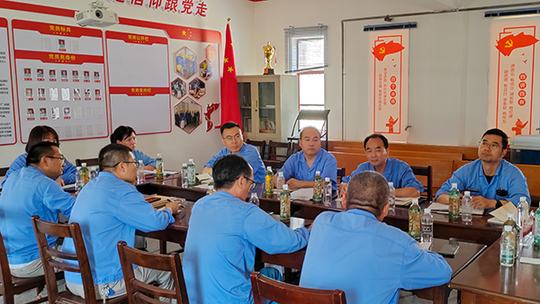 8月1日公司領(lǐng)導(dǎo)對(duì)物料車(chē)間進(jìn)行安全督導(dǎo)檢查.jpg