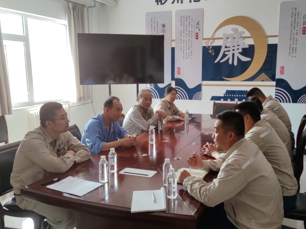 7月11日，公司領(lǐng)導(dǎo)在修造分部進(jìn)行檢查。.jpg
