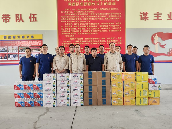 7月31日，彬州公司慰問彬州市消防救援大隊.jpg