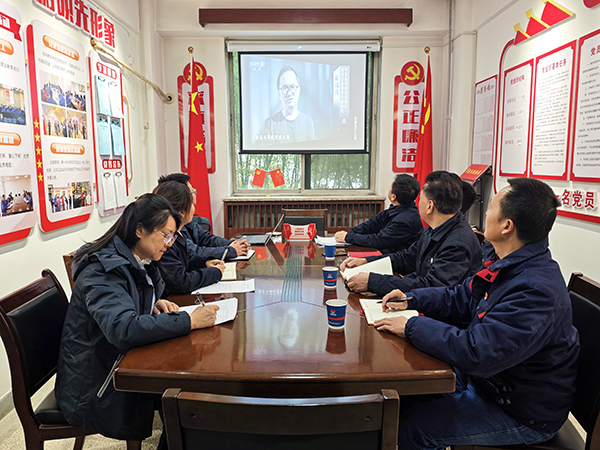 法律審計(jì)部黨支部在黨員活動(dòng)室開(kāi)展主題黨日活動(dòng).jpg